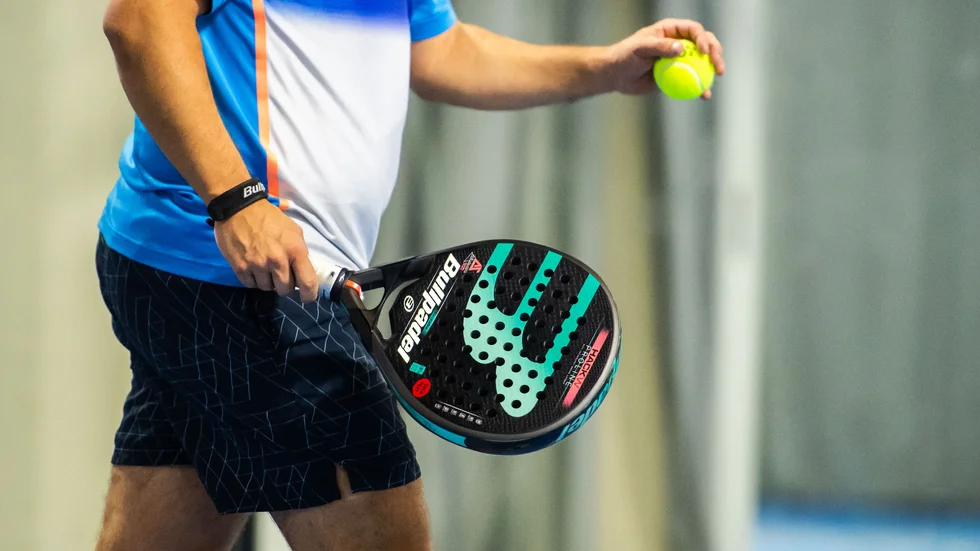 Allt seriespel i padel i Eskilstuna skjuts på framtiden.