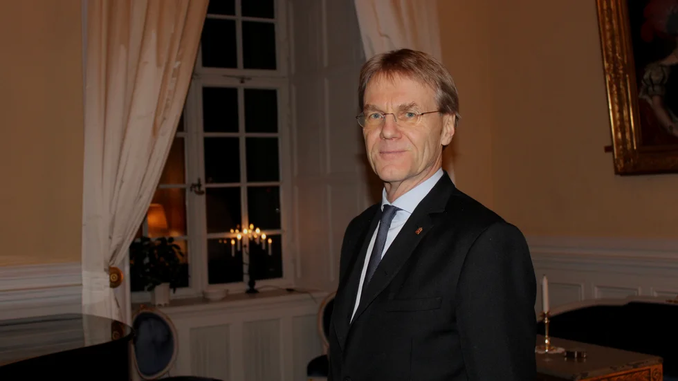 Landshövdingen Göran Enander i representationsvåningen i Uppsala Slott.