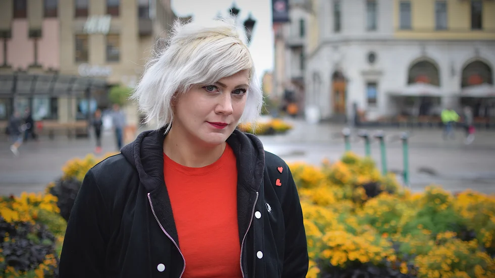 "Om man skriver en bok där det är lugnt att ens pappa, gamla lärare eller ex läser den har man inte vågat berätta en historia som folk stör sig på", säger Linn Spross om sitt författarskap. 