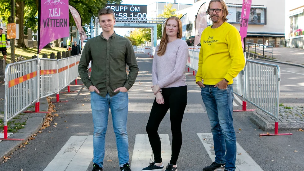 MVT-reportrarna Jonatan Häggström Wedding, Maria Biamont och Thomas Augustsson bevakar Vätternrundan.
