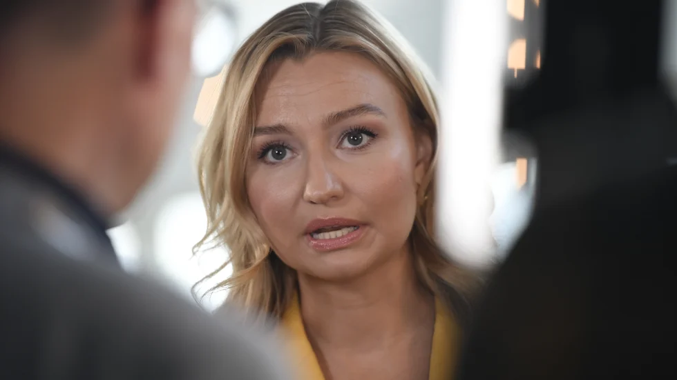 Kristdemokraternas partiledare Ebba Busch (KD) tycker att ett regeringsunderlag med Moderaterna, Liberalerna och Sverigedemokraterna har öppnat sig.
