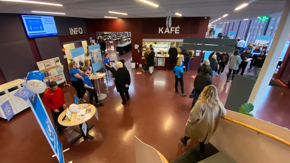 Bilden är tagen vid ett tidigare öppet hus på Nyköpings gymnasium.
