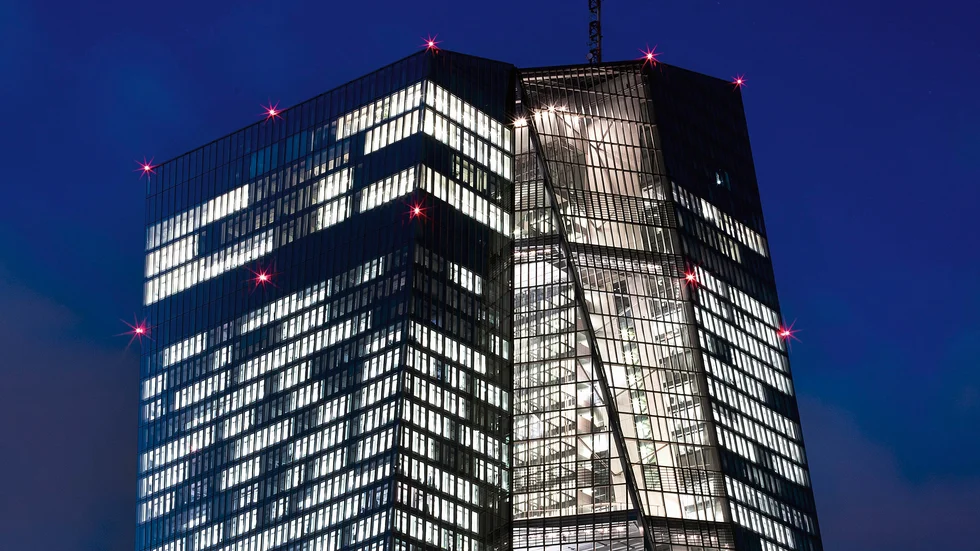 Gå med. Sverige bör gå med i bankunionen.