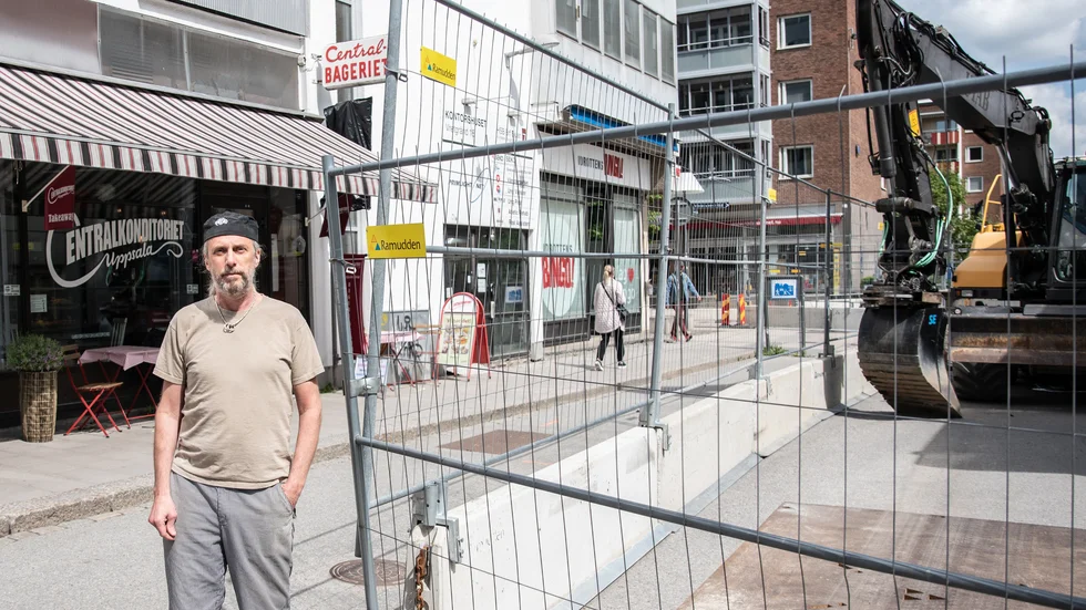 Andreas Östlunds konditori påverkas av arbetet på Dragarbrunnsgatan och Vretgränd.