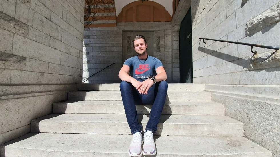 Tom Lindström, 26, tar över tränaruppdraget i division 2-klubben.