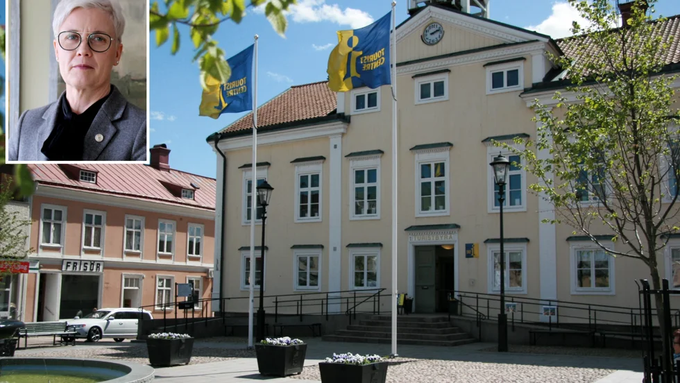 Rådhuset i Vimmerby blir arbetsplatsen för den som tackar ja till jobbet som utvecklingschef. Kommundirektör Carolina Leijonram hoppas att man ska kunna ge ett erbjudande till någon innan hon går på semester. 