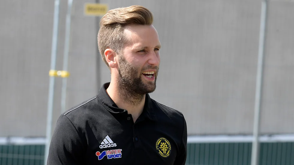 Jimmy Svenssons Västerviks FF har gjort klart med mittbacken Filip Gustavsson från IFK Tuna.