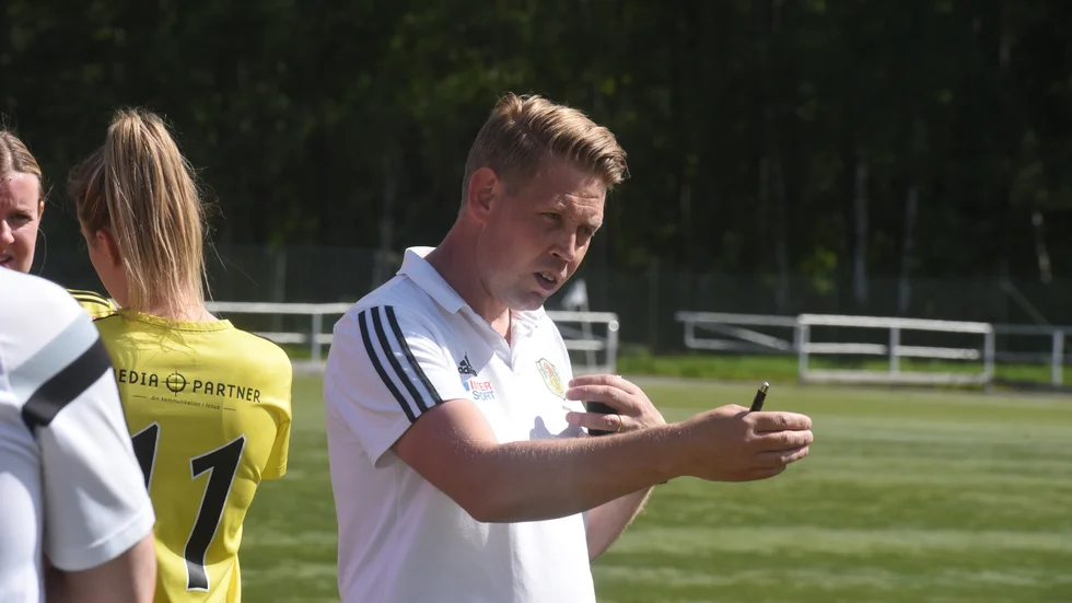 Mikael Rinaldo laddar inför lördagens match.