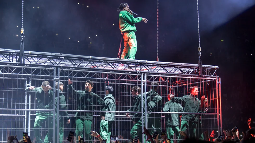 Rapparen och artisten ASAP Rocky, som egentligen heter Rakim Mayers, ska släppa dokumentären "Stockholm syndrome" om tiden på Kronobergshäktet i den svenska huvudstaden. 