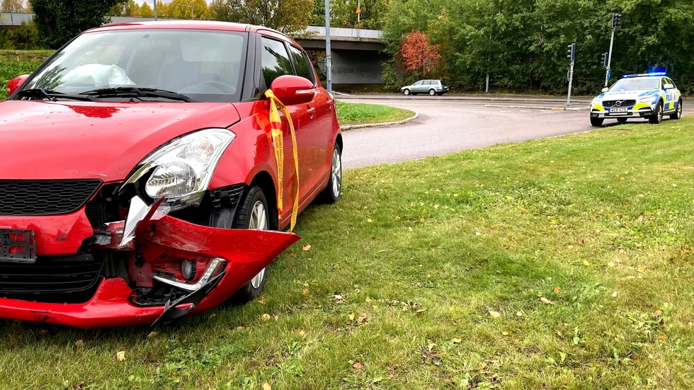 Två bilar kolliderade på Svartöleden.