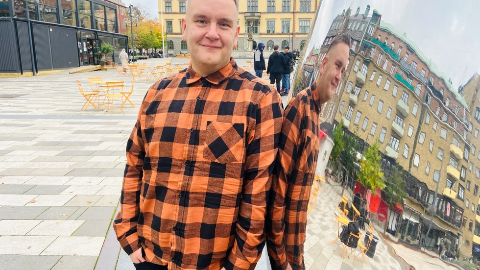 Andreas Schöldin har tappat över 60 kilo av sig själv på ett år och än är hans viktresa inte i mål. Genom att äta regelbundet, hälsosamt och kontrollerat fick han snabbt resultat. Och löptränar numera flera gånger i veckan. Att köpa nya kläder har blivit roligt - och nödvändigt.