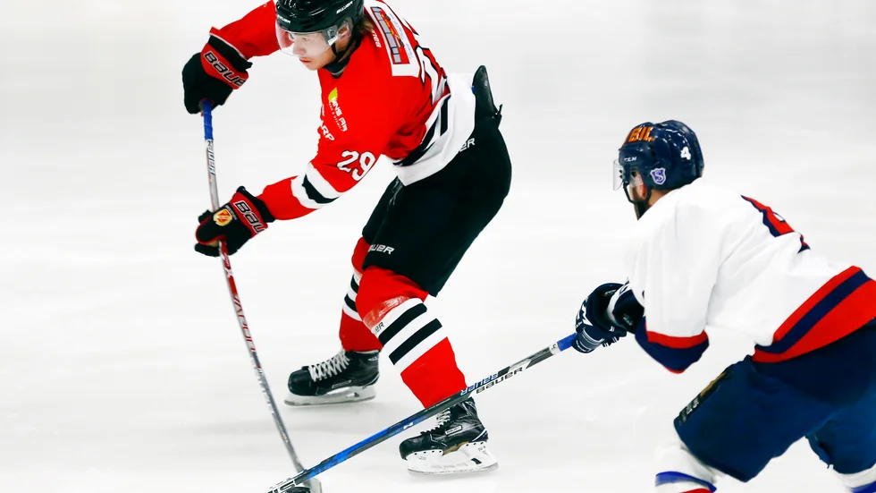 Joonas Ruotsaari, med ett förflutet i bland annat Linden hockey, ska i vinter göra sin andra sejour med Åker/Strängnäs.