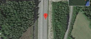 Singelolycka på E4 - helt stopp i ett körfält