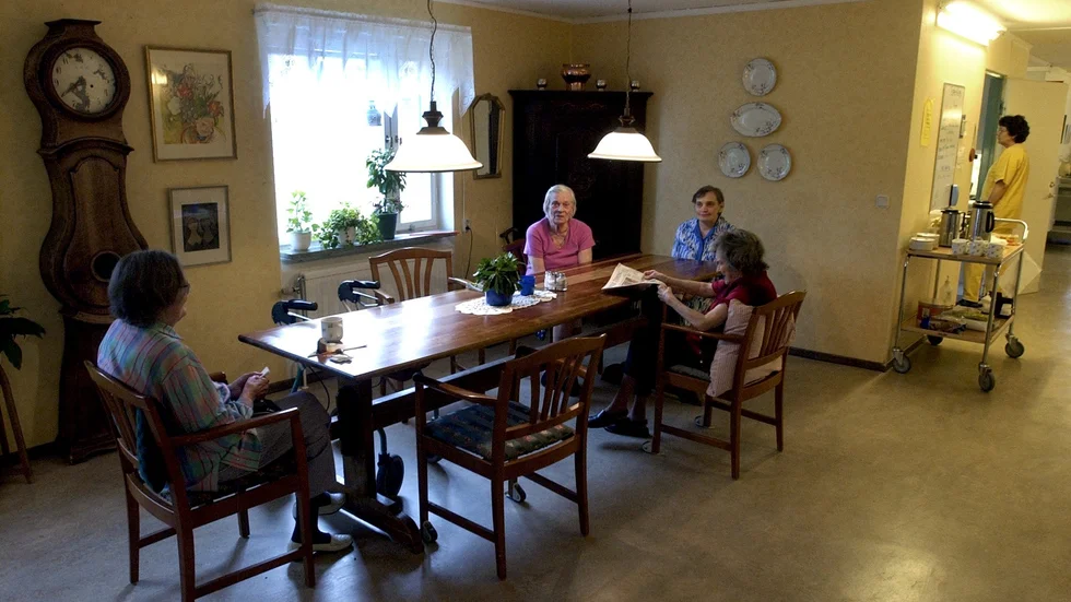 Vision och de två enhetscheferna i Kalix berättar att de i dagarna skickat ett öppet brev till de politiker och tjänstemän i Kalix som är högst ansvariga för äldreomsorgen. "Vi vill bjuda in till en dialog om hur vi ta oss ut ur pandemin och bygga en starkare äldreomsorg och ett mer hållbart arbetsliv" skriver de. 