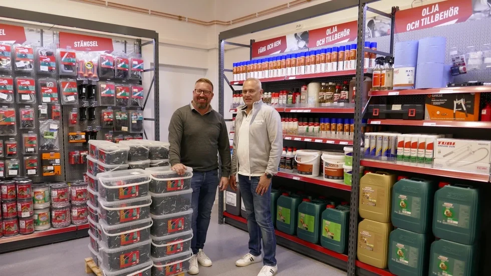 Mikael Sebelius, retailansvarig vid Kramp, och Patrik Lundin, servicechef vid Staffare, ser fram emot nyöppningen av butiken.