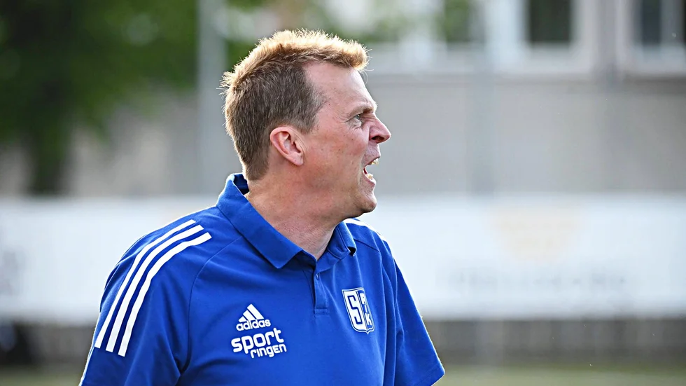 Martti Tikkanen slutar som tränare för Storfors AIK trots att fyra matcher återstår.