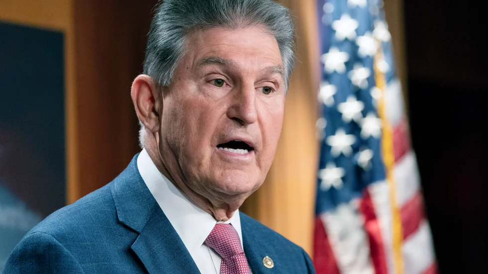 Joe Manchin, demokratisk senator som representerar West Virginia, gav sitt besked vid en presskonferens.