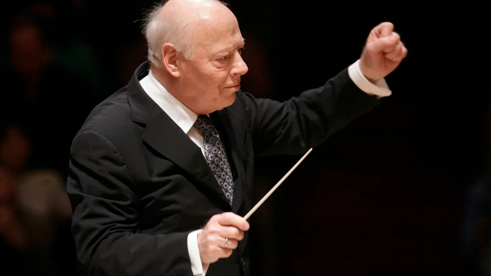 Bernard Haitink dirigerar Bostons symfoniorkester 2009. Arkivbild.