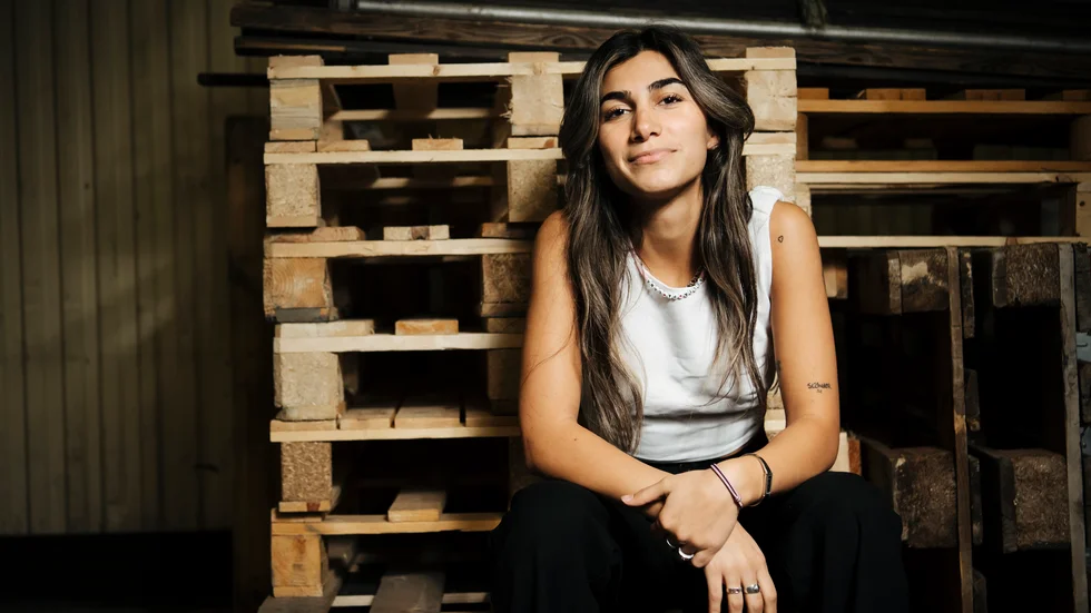 Lana Sulhav uppträder med låten "Ain't no sunshine" av Bill Withers i "Idol".