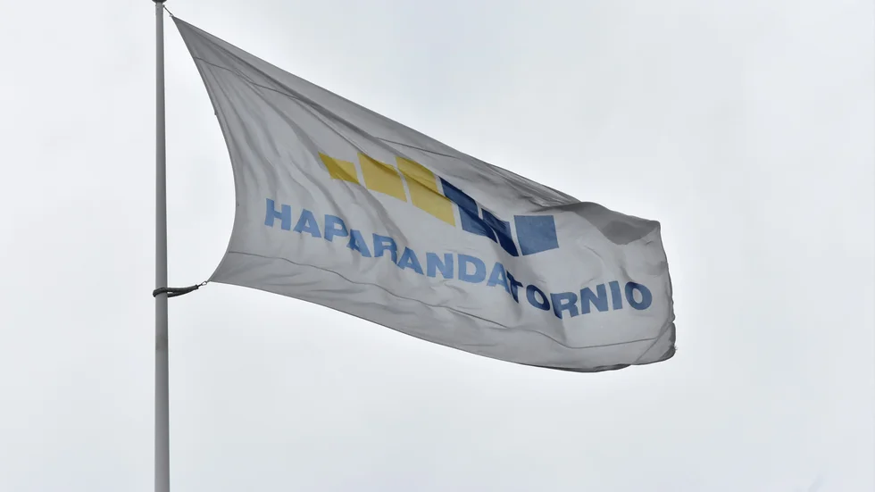 Haparandas present till Torneå  i samband med
firandet av Torneå 400år väntas bli belysning av en bro.