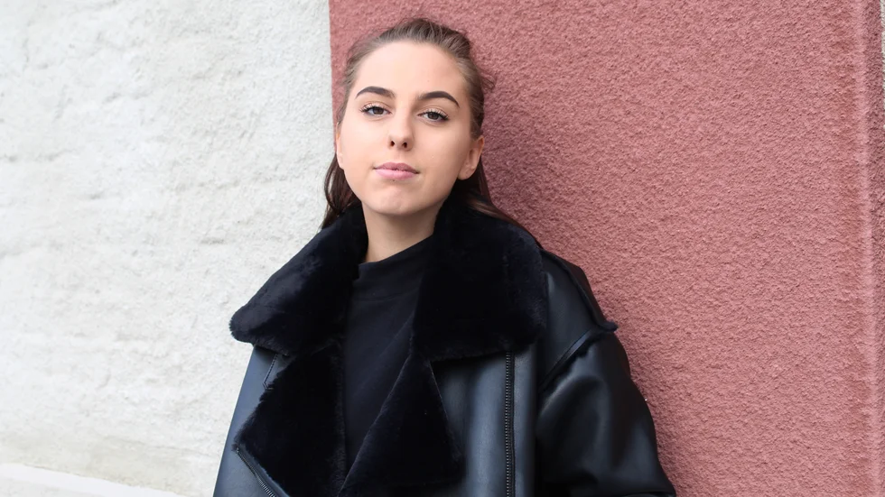Donika Nimani sjunger pop på svenska och är årets Gärdestad-stipendiat.