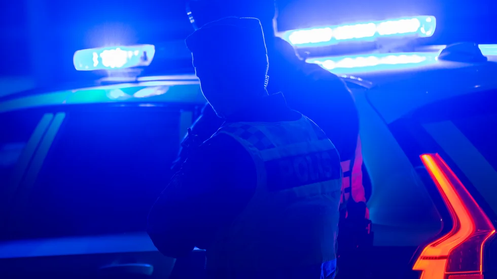 Polisen hoppas att någon sett någon eller något som kan bidra till ett genombrott i utredningen av rånet och rånförsöket.