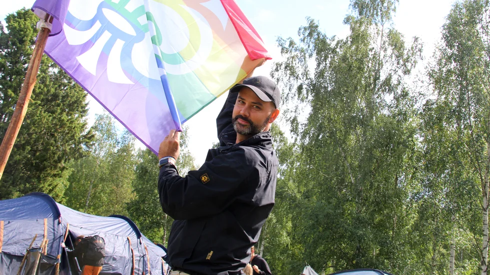 100-åriga Kisa scoutkår arrangerar just nu ett fyradagarsläger, ett läger där inkludering är ett ledord. "Jag tror att vi har en viktig roll att spela", säger ordföranden Fredrik Larsson.