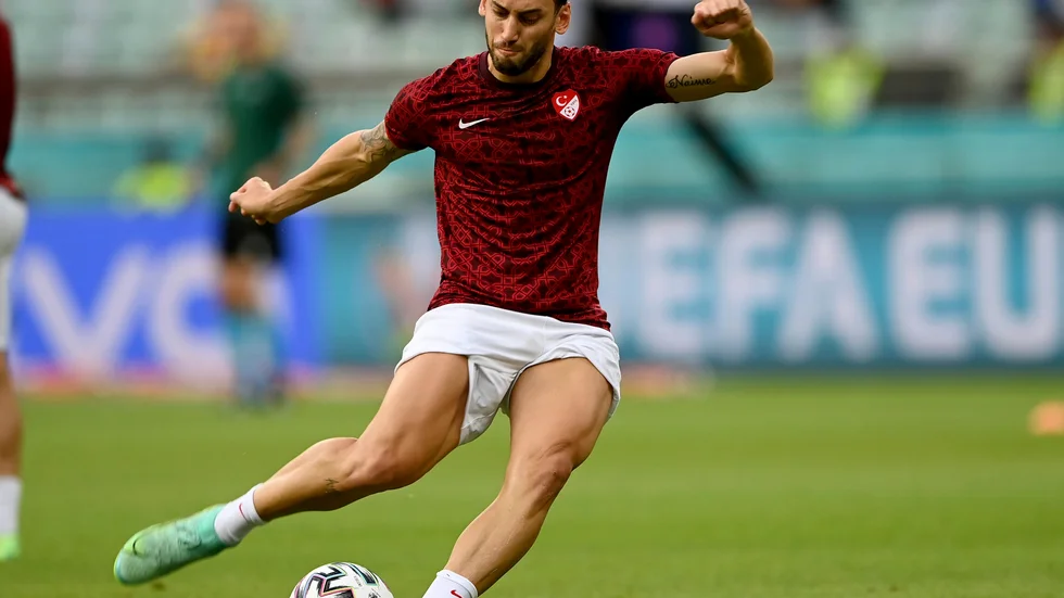 Turkiske EM-stjärnan Hakan Calhanoglu ska skriva på för Inter.