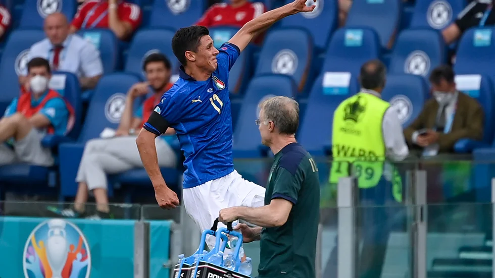 Matteo Pessina firar segermålet i 1–0-segern över Wales – Italiens tredje raka seger i EM.