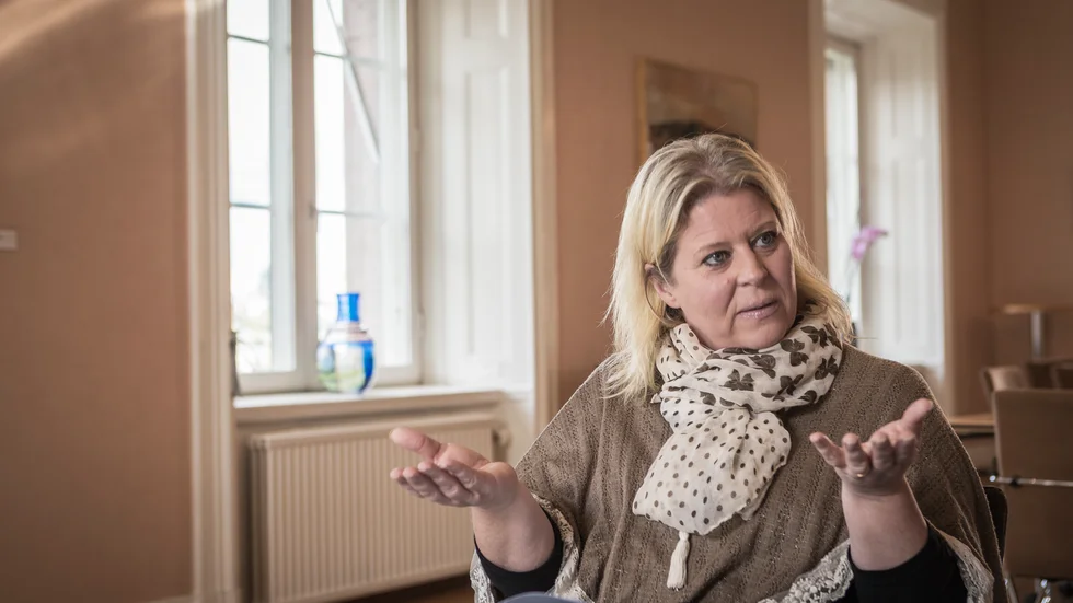"Det är viktigt att alla parter tar sitt ansvar för att medarbetarna på LSS-boenden och HVB-hem ska kunna känna sig trygga på sitt jobb. Ingen ska riskera att bli mördad på jobbet" säger Camilla Waltersson Grönvall med anledning av mordet på ett LSS-boende i Enköping.