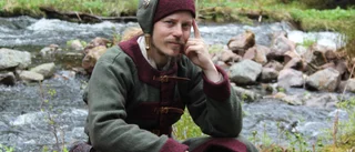 "När jag äntligen ger ut en bok kan jag ändå slåss för det jag tror på"