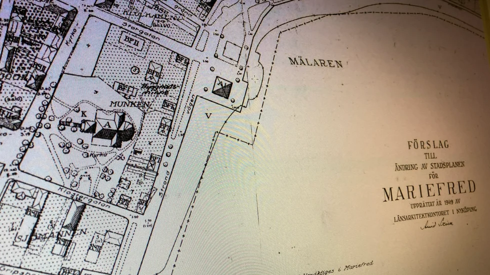 I Mariefreds stadsplan från 1949 bestämdes att marken som i dag utgör tomten Munken 12 får bebyggas med ett bostadshus. Det avgjorde den långa tvisten kring fastigheten.