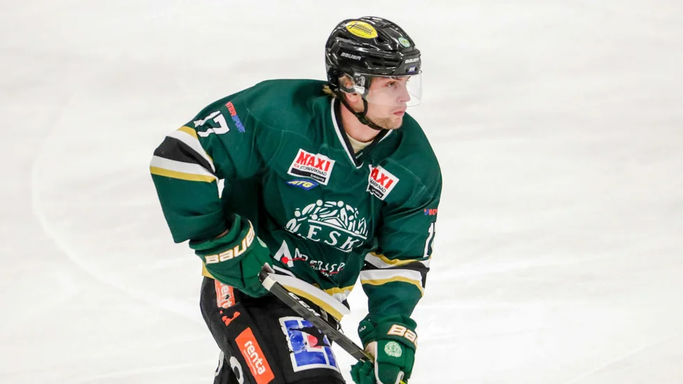 Den egna produkten Johannes Hellsten, ESK Hockey, har skrivit på för 21/22. Han har spelat juniorhockey i bland annat Leksand och Almtuna, men kom tillbaka till Enköping 2020.