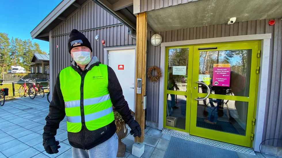 – Det är kul att bidra med någonting i samhället, och träffa folk, säger 54-årige volontären Magnus Arusell. 