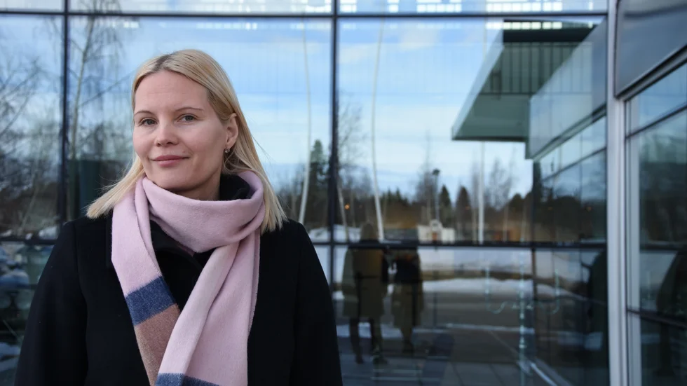Marianne Sandström (SD), menar att sjukvården bör förstatligas i Sverige. "Även om man bor i Skåne eller Norrbotten ska man ha tillgång till samma sjukvård så är det inte i dagsläget, säger oppositionsrådet"