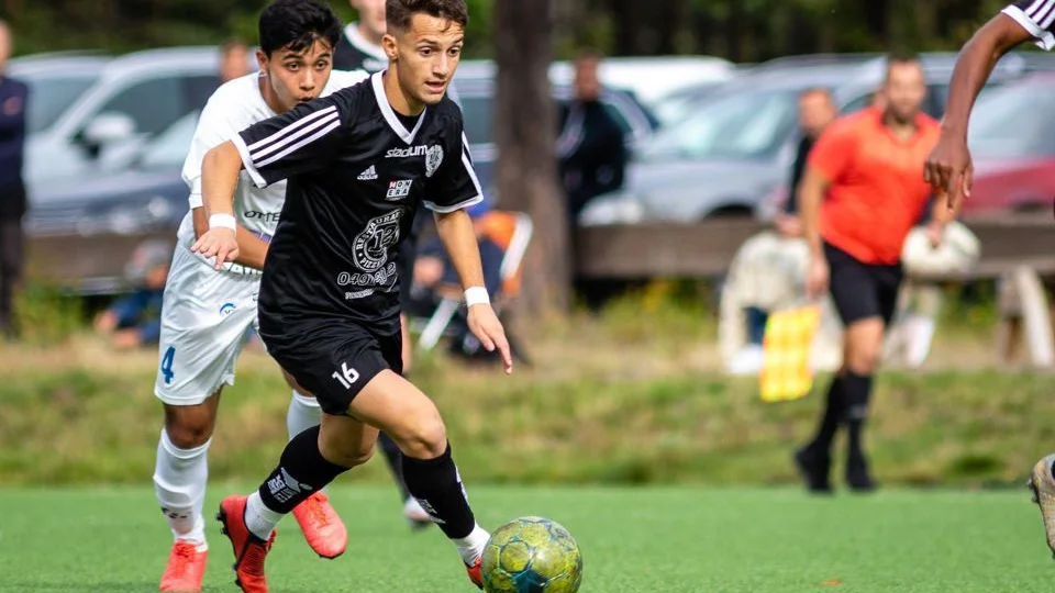 Armend Mahmutaj lånas ut från Oskarshamns AIK.