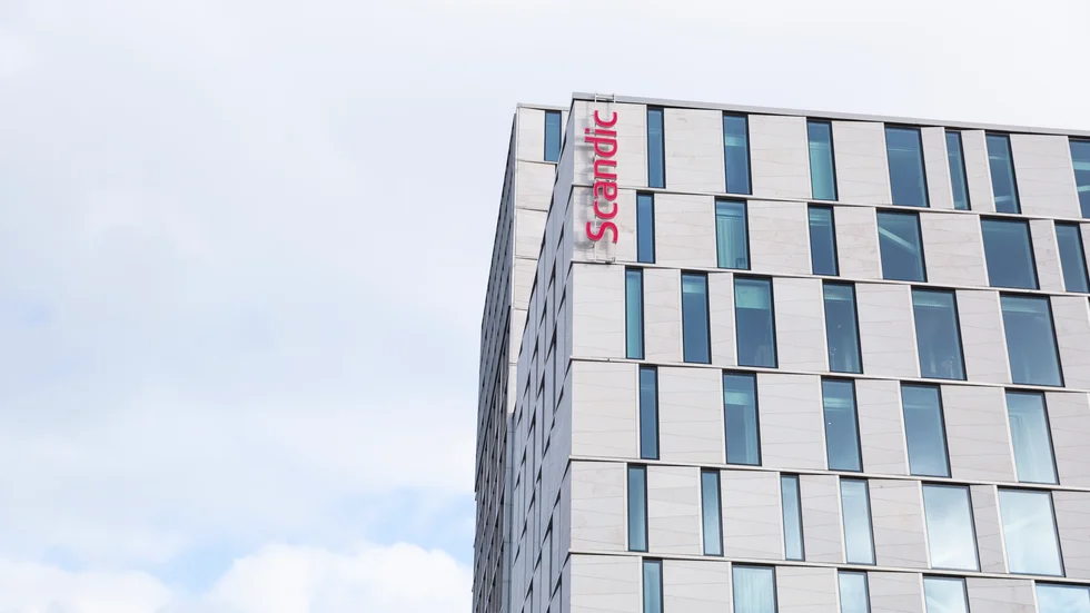 Hotellkedan Scandic bedömer att man behöver låna 1,6 miljarder för att klara ännu en coronasommar. Arkivbild
