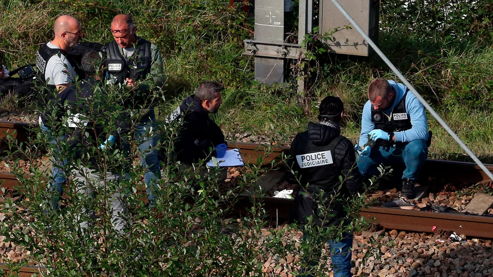Polisen utreder olyckan i Ciboure, nära staden Saint-Jean-de-Luz i Frankrike. Tre migranter omkom när de kördes på av ett tåg.