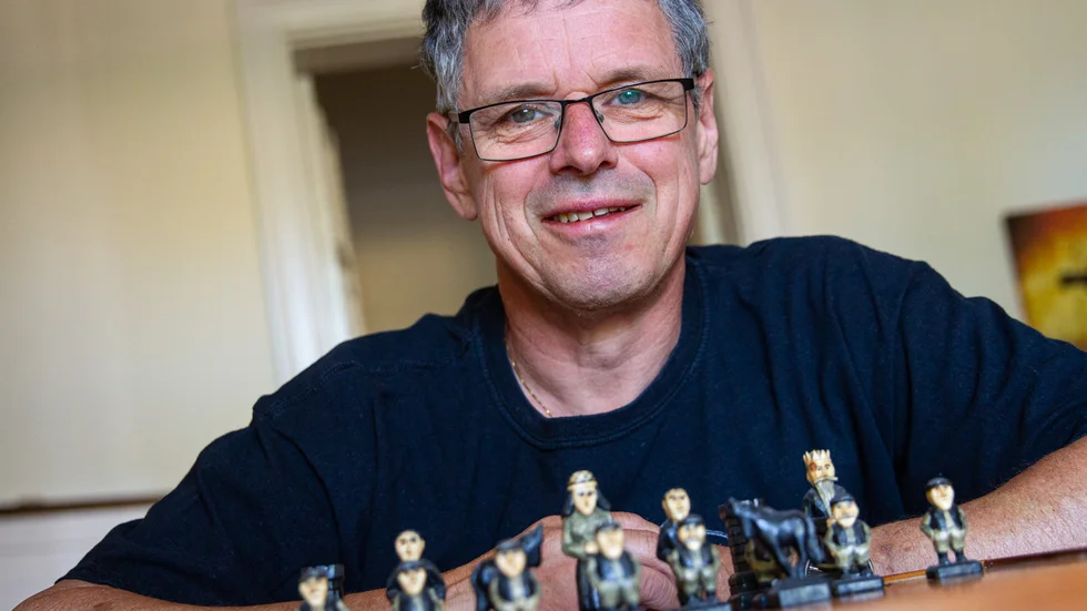 Henryk Dolata valde läraryrket för att ha möjlighet att spela schack på loven. I dag, nästan 40 år senare, är han fortfarande lärare på Katedralskolan.