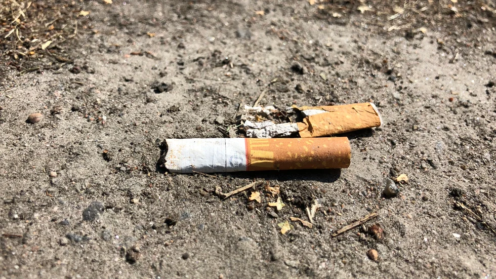 Att slänga mindre skräp på marken såsom godispapper och cigarettfimpar kan nu leda till böter.