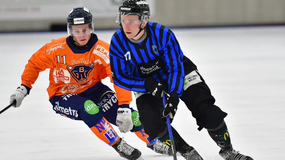 Nils Bergström moit Bollnäs. Han gjorde Sirius första mål i träningsmatcheni Recoverhallen.