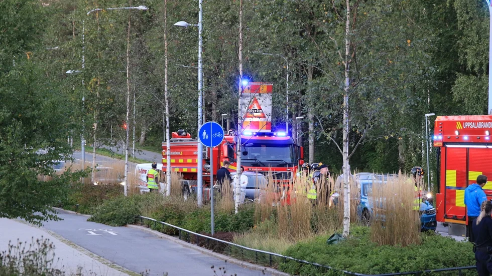 Två bilar och en moped var inblandade i trafikolyckan på Vårdsätravägen på onsdagskvällen.