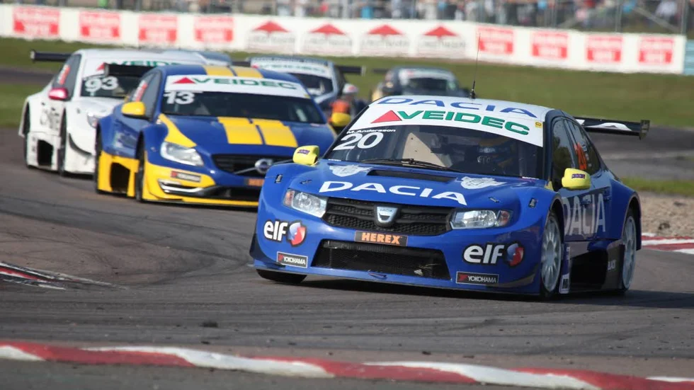 Mattias Andersson och de övriga i STCC-cirkusen kan få komma att köra på Mantorp park 2015 trots allt. Diskussioner pågår för att ta över den tävling i Göteborg som ställts in.
