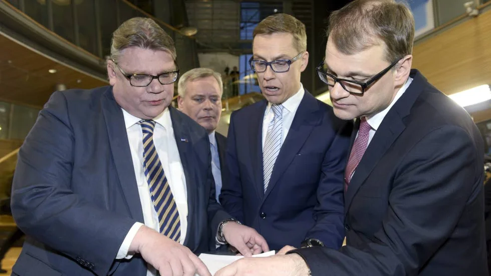 Många gubbar. Partiledarna i tur och ordning för Sannfinländarna, Socialdemokraterna, Samlingspartiet samt Centerpartiet. Alla vill de regera.