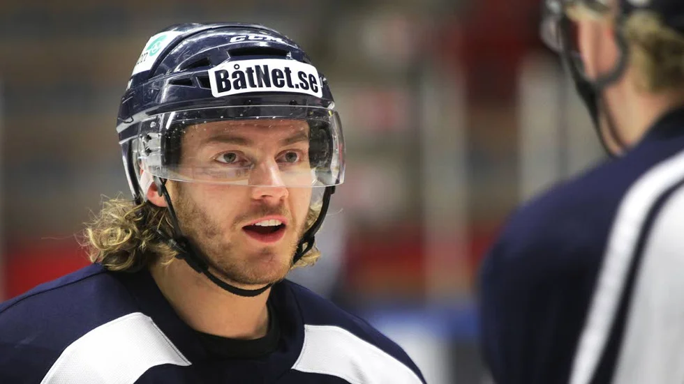 Erik Lindhagen under sin sista säsong i Linköping HC.