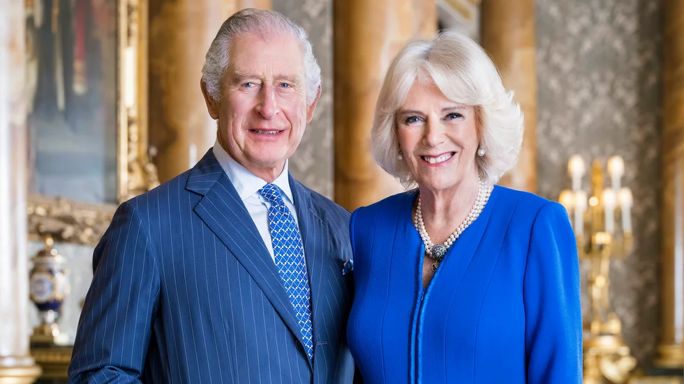 Kung Charles III och hans hustru, snart titulerad drottning Camilla.