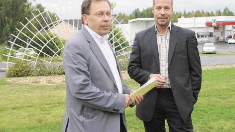 För två veckor sedan möttes fem kommuner för att gemensamt locka holländare till regionen. Näringslivsutvecklare Stig Kerttu planerar med Erik Hagenrud, Exportrådet.