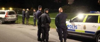Polisen fick vårda skottskadad man akut