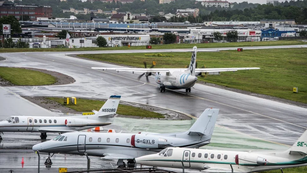Bromma flygplats. Regeringen backar om utredningen om nedläggningen.