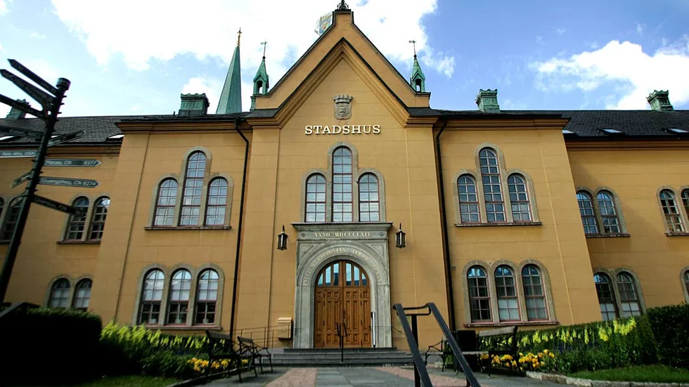 Linköpings stadshus. Ibland önskar man att aktiviteten var lite lägre här.